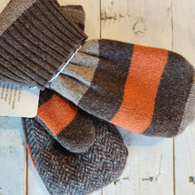 Load image into Gallery viewer, Sweater Mittens (Small)