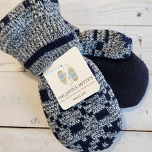 Load image into Gallery viewer, Sweater Mittens (Small)