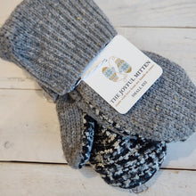Load image into Gallery viewer, Sweater Mittens (Small)
