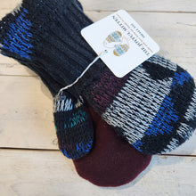 Load image into Gallery viewer, Sweater Mittens (Small)