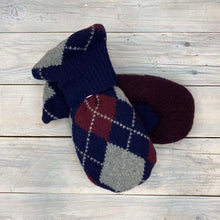 Load image into Gallery viewer, Sweater Mittens (Large)