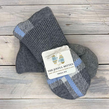 Load image into Gallery viewer, Sweater Mittens (Small)