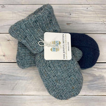 Load image into Gallery viewer, Sweater Mittens (Small)
