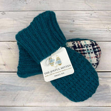 Load image into Gallery viewer, Sweater Mittens (Small)