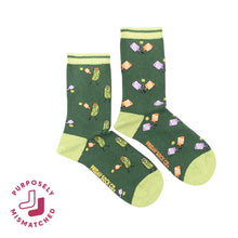 Load image into Gallery viewer, Women's Mismatched Crew Socks (more)