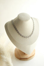 Load image into Gallery viewer, Khloe Block Chain