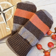 Load image into Gallery viewer, Sweater Mittens (Small)