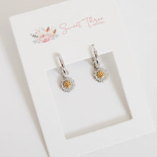 Load image into Gallery viewer, Daisy Duke Hoops