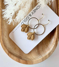 Load image into Gallery viewer, Honey & Gold Clay Dangle Earrings