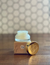 Load image into Gallery viewer, Willow Street Bees Lip Scrub