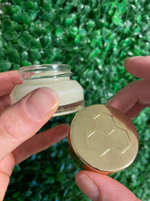 Load image into Gallery viewer, Willow Street Bees Lip Scrub