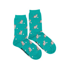 Load image into Gallery viewer, Women's Mismatched Crew Socks (more)