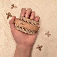 Load image into Gallery viewer, Natural Nail Brush