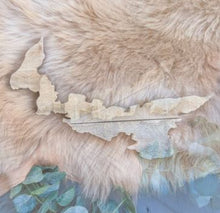 Load image into Gallery viewer, Provincial Pallet Wood Decor