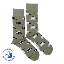 Load image into Gallery viewer, Men's Mismatched Crew Socks (more)