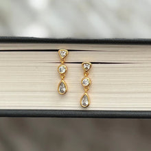 Load image into Gallery viewer, Namra Earrings