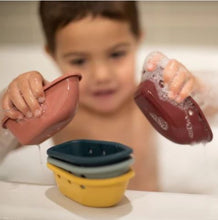 Load image into Gallery viewer, Noüka Stacking Boat Bath Toys