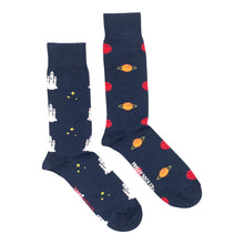 Load image into Gallery viewer, Men's Mismatched Crew Socks (more)