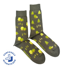 Load image into Gallery viewer, Men's Mismatched Crew Socks (more)