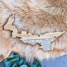 Load image into Gallery viewer, Provincial Pallet Wood Decor