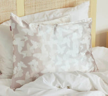 Load image into Gallery viewer, Satin Pillowcases