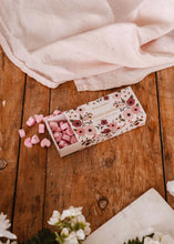 Load image into Gallery viewer, Amore Scented Wax Melts
