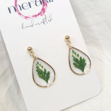 Load image into Gallery viewer, Meraki Crush Floral Dangles

