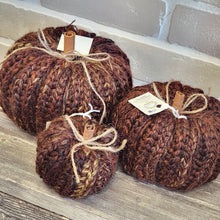 Load image into Gallery viewer, Crocheted Pumpkins
