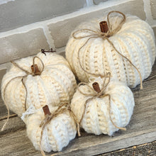 Load image into Gallery viewer, Crocheted Pumpkins
