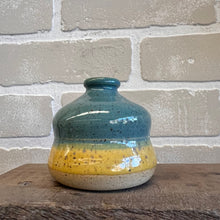 Load image into Gallery viewer, Mom Vases
