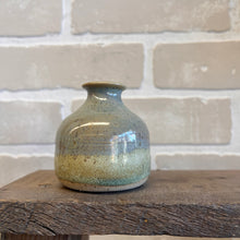 Load image into Gallery viewer, Mom Vases
