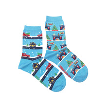 Load image into Gallery viewer, Womens Mismatched Christmas Crew Socks
