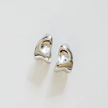 Load image into Gallery viewer, High Tide Earrings
