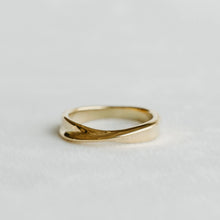 Load image into Gallery viewer, Twist Band
