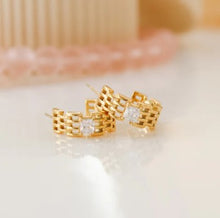 Load image into Gallery viewer, Khloe Chain Hoops
