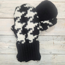 Load image into Gallery viewer, Sweater Mittens (Large)
