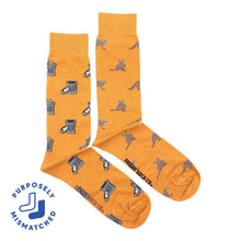 Load image into Gallery viewer, Men's Mismatched Crew Socks (more)
