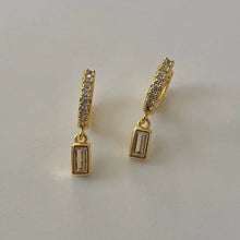 Load image into Gallery viewer, Amari Drop Earrings
