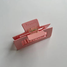 Load image into Gallery viewer, Kylie Summer Claw Clip (Large) (STORE)
