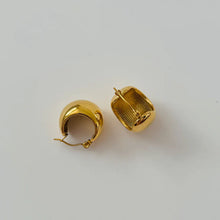 Load image into Gallery viewer, Lillibet Chunky Hoops

