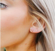 Load image into Gallery viewer, Mackena Earrings
