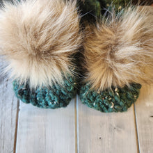 Load image into Gallery viewer, Piggy Knitty Pom Slippers

