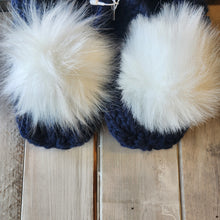 Load image into Gallery viewer, Piggy Knitty Pom Slippers
