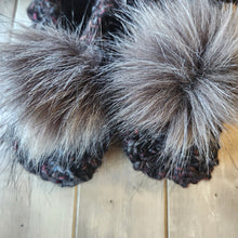 Load image into Gallery viewer, Piggy Knitty Pom Slippers
