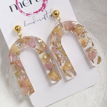 Load image into Gallery viewer, Meraki Floral Dangles

