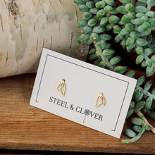Load image into Gallery viewer, Steel &amp; Clover Earrings
