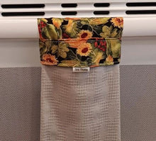 Load image into Gallery viewer, Hanging Hand Towels
