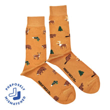 Load image into Gallery viewer, Men's Mismatched Crew Socks (more)
