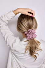 Load image into Gallery viewer, Ellea Scrunchie (XL / Extra Fluffy)
