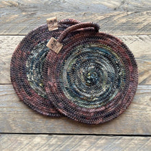 Load image into Gallery viewer, Fabric Trivet Set  (2-Piece )
